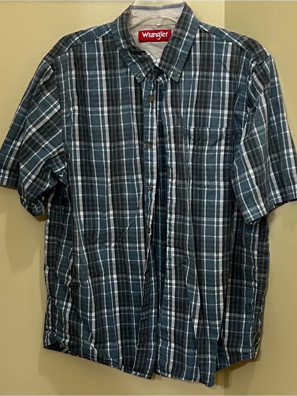 Wrangler Teal and White Plaid Short-Sleeve Button-Down Shirt